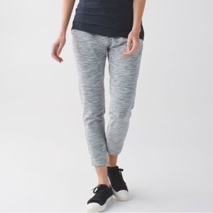 {Lululemon} Jet Crop *Luon (Slim) Wee Are From Space Silver Spoon